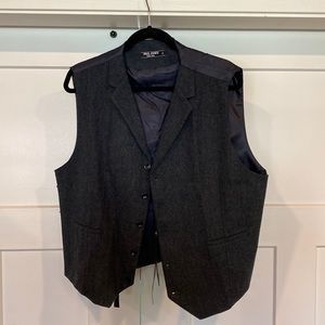 Men’s XL vest | 80% polyester 20% wool | 5 buttons